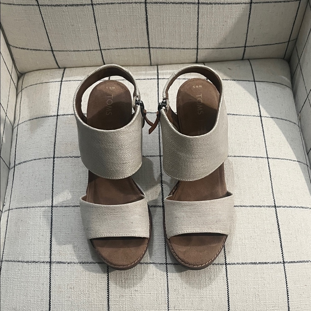 TOMS Women's Cream Sandals